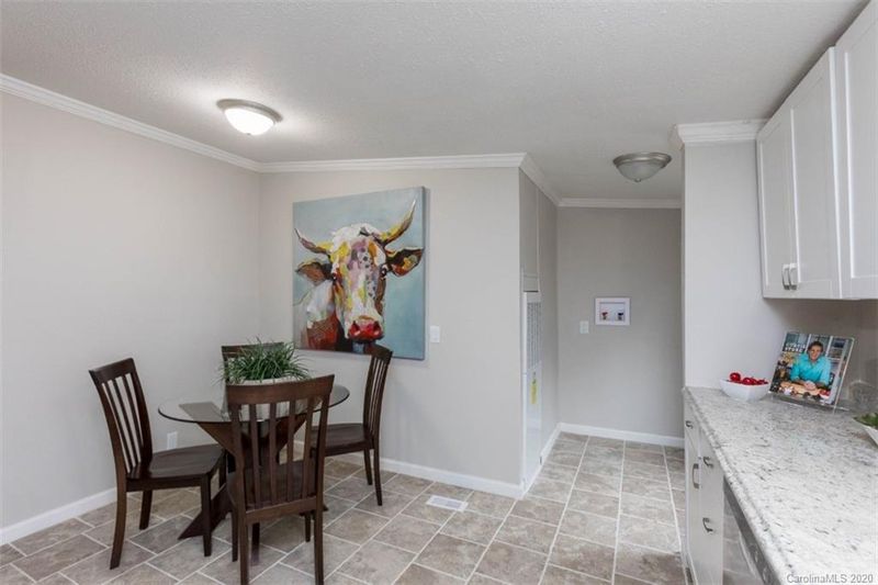 3496 Woodstream Dr, Maiden, NC 28650