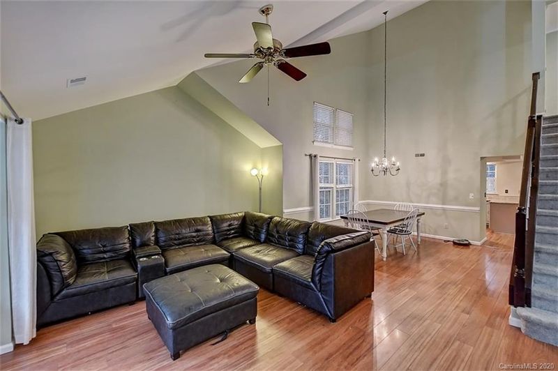1307 Old Pond Ln, Matthews, NC 28105