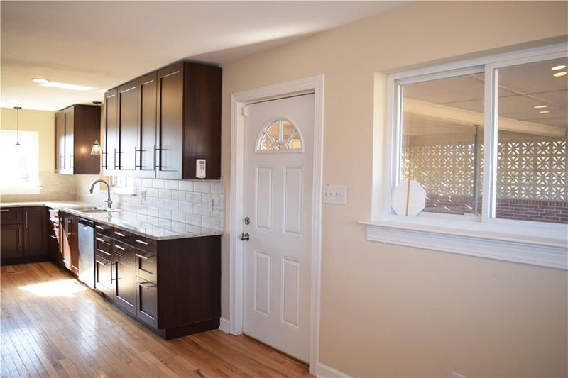 2005 8th Ave NW, Hickory, NC 28601