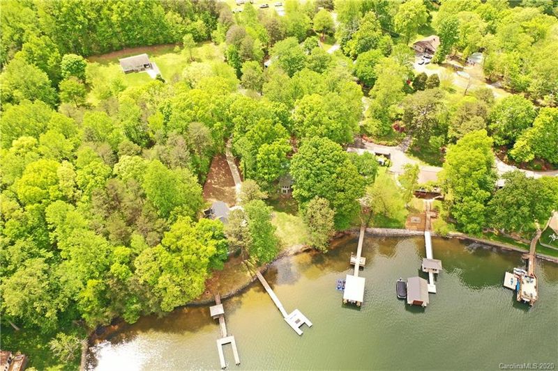 7310 Right Angle St, Sherrills Ford, NC 28673