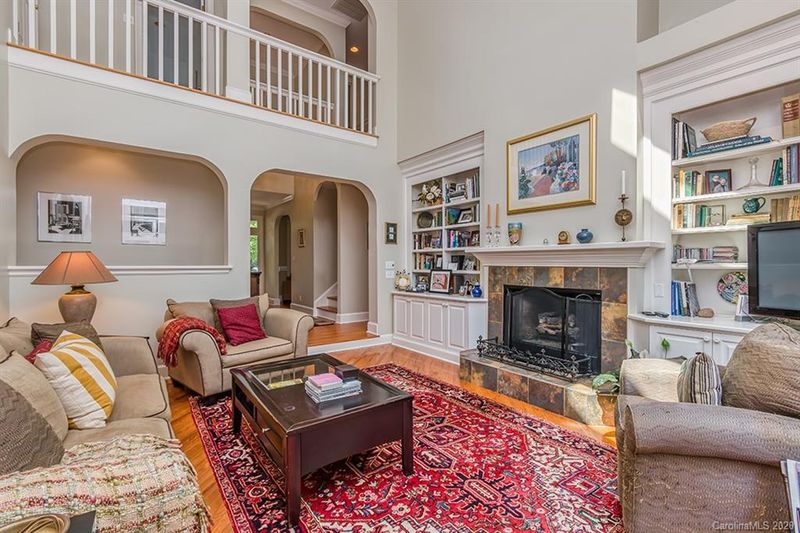 5601 Camilla Dr, Charlotte, NC 28226