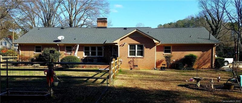 1221 Hillside Dr, Gastonia, NC 28052