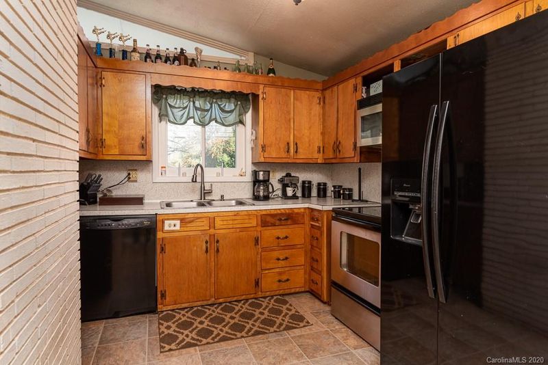 506 Main Ave, Maiden, NC 28650