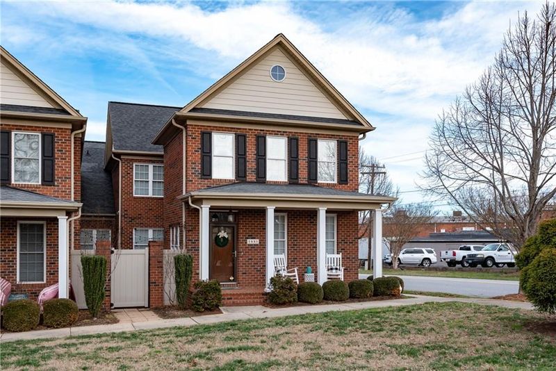 1441 North Center St, Hickory, NC 28601