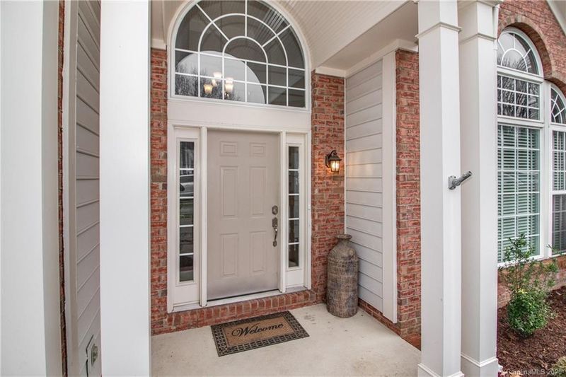 8009 Fairmeadows Dr, Charlotte, NC 28269