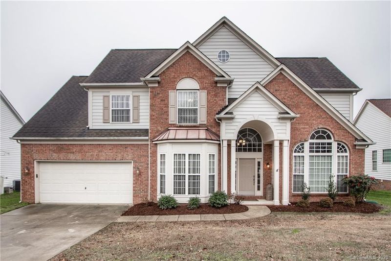 8009 Fairmeadows Dr, Charlotte, NC 28269
