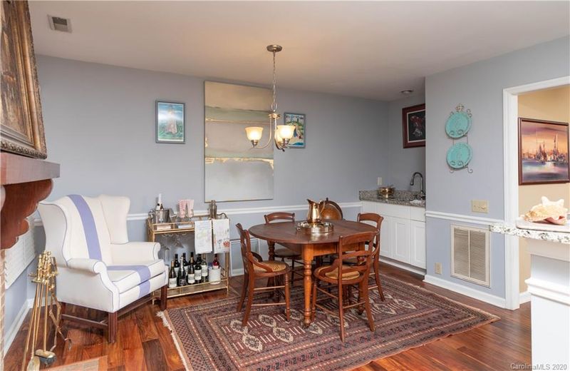 7204 Meeting St, Charlotte, NC 28210