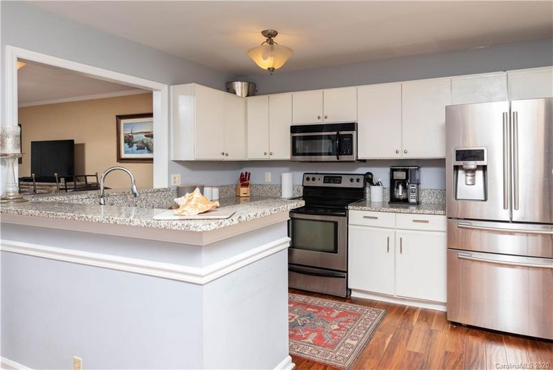 7204 Meeting St, Charlotte, NC 28210