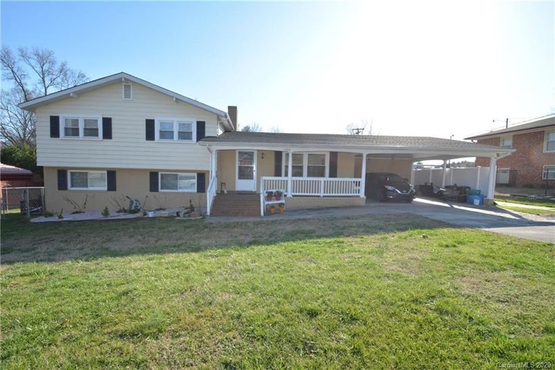 1302 Debbie Cir, Kannapolis, NC 28083