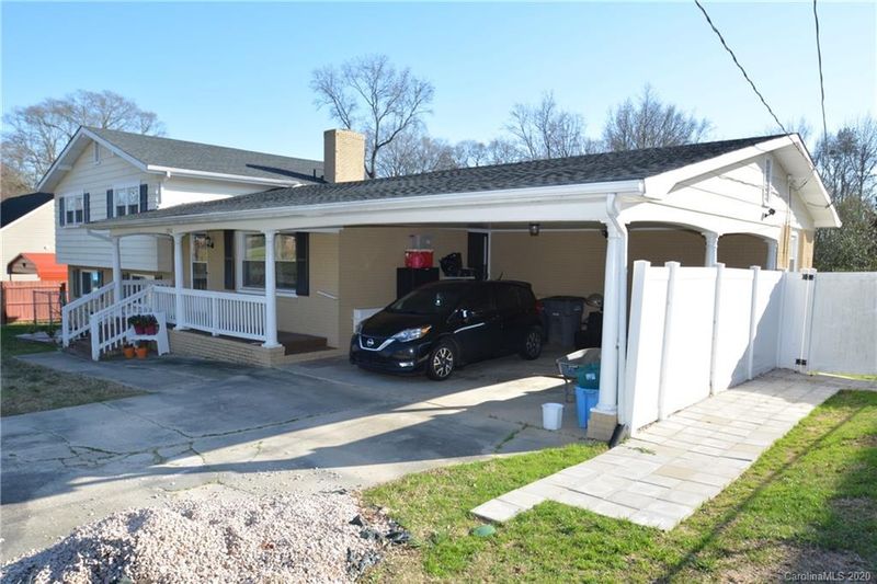 1302 Debbie Cir, Kannapolis, NC 28083
