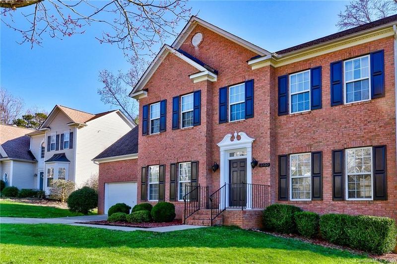 13730 Bluffton Ct, Pineville, NC 28134