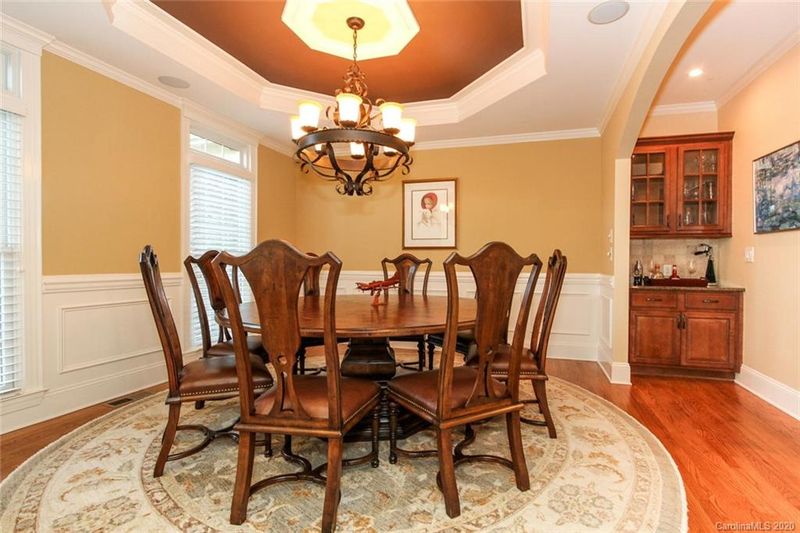 1000 Ainsdale Dr, Matthews, NC 28104