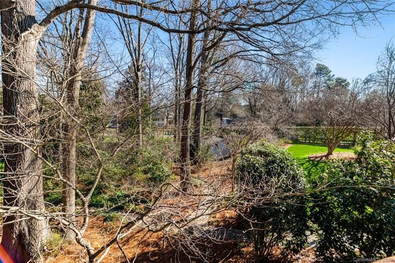 2241 Thornridge Rd, Charlotte, NC 28226