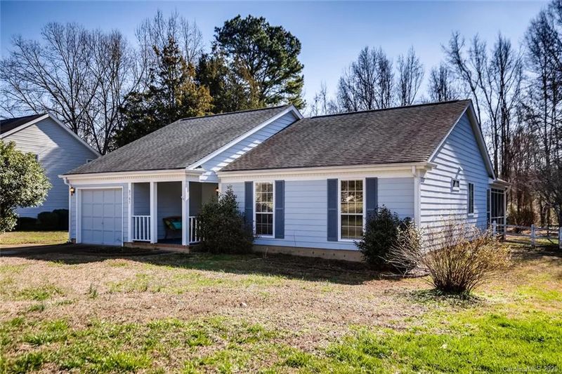 8705 Brampton Dr, Charlotte, NC 28215