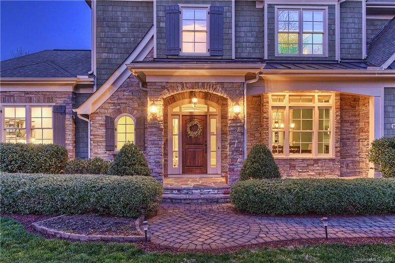 18603 River Falls Dr, Davidson, NC 28036