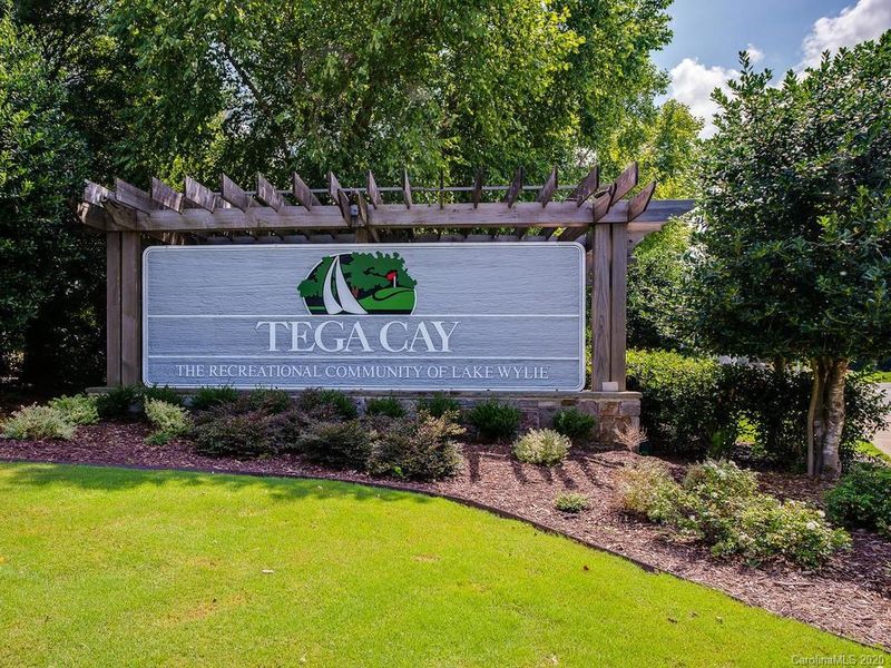 5102 Windward Dr #102, Tega Cay, SC 29708