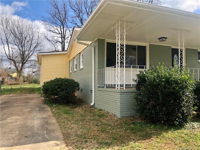 2228 Ludlow Dr, Charlotte, NC 28216