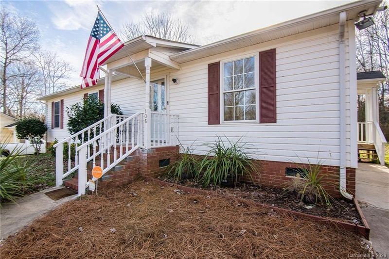 106 8th St, York, SC 29745