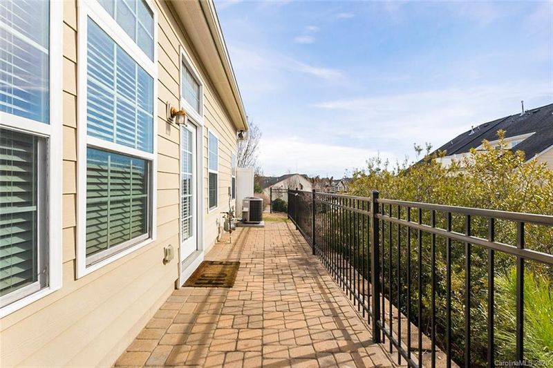 205 Chartwell Ln, Tega Cay, SC 29708