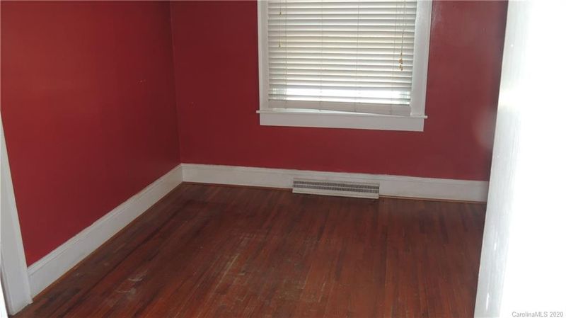 812 Laurel St N, Lincolnton, NC 28092