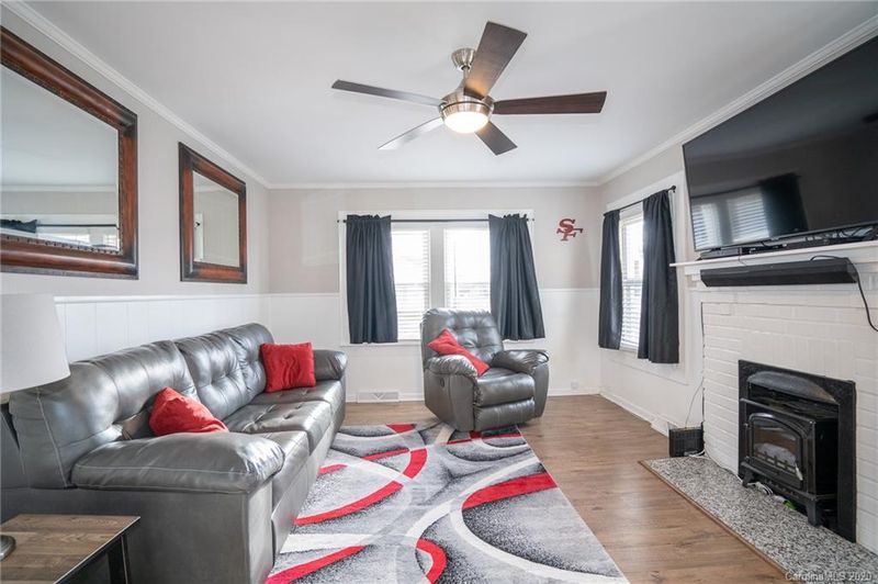202 9th St, Belmont, NC 28012