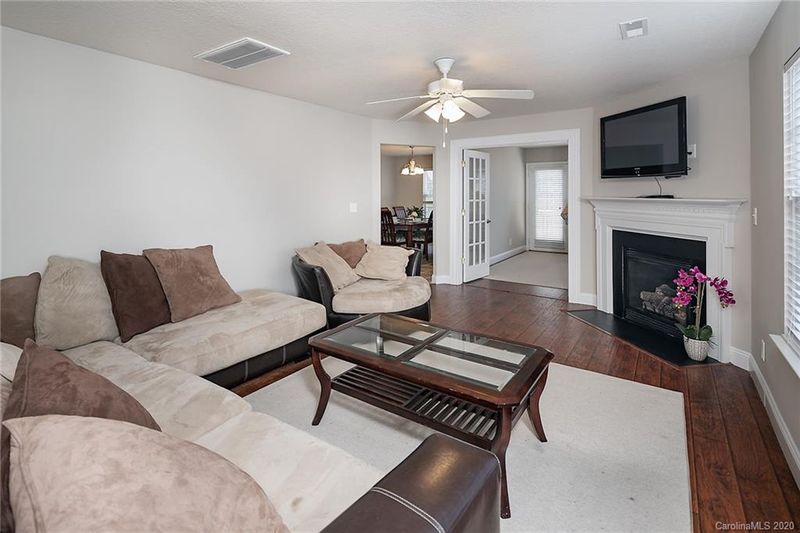 2120 Mallard Pointe Dr, Kannapolis, NC 28083