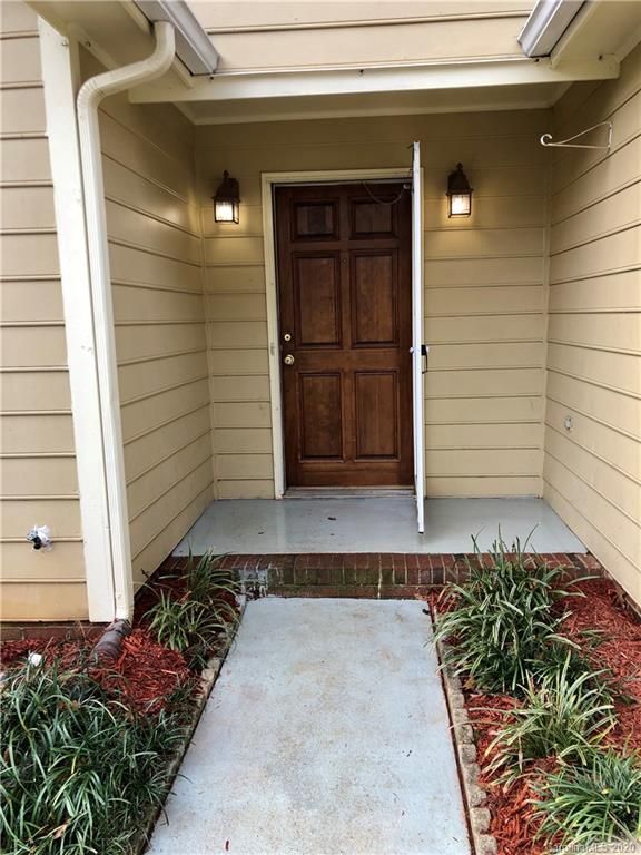 7011 Streamside Dr, Charlotte, NC 28212