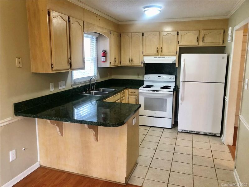 7011 Streamside Dr, Charlotte, NC 28212