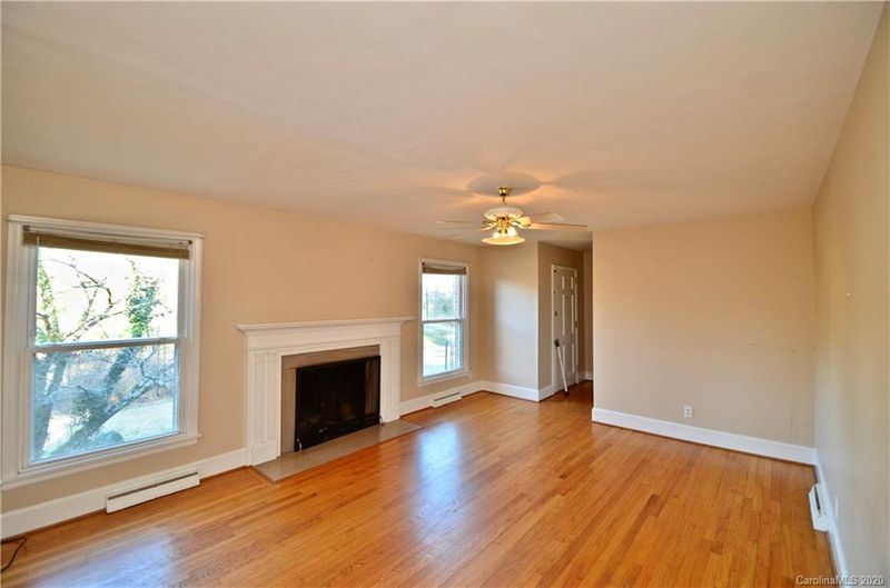 4327 Freedom Dr, Charlotte, NC 28208