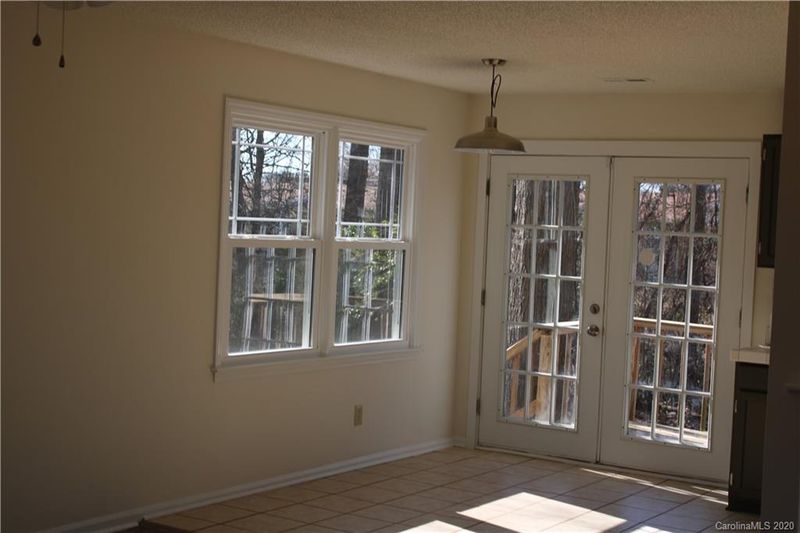 6212 Mcbride St, Charlotte, NC 28215