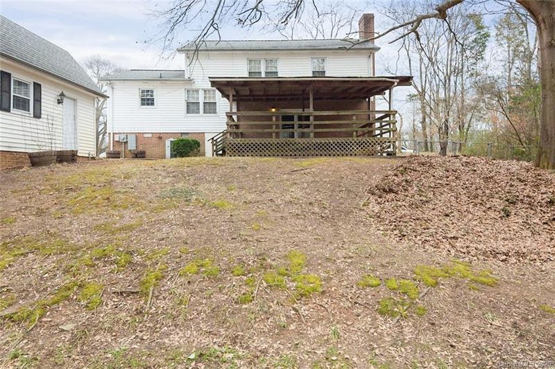 105 Brook Ln, Mount Holly, NC 28120