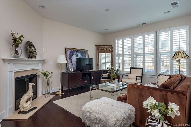 3246 Moss Ln, Charlotte, NC 28206