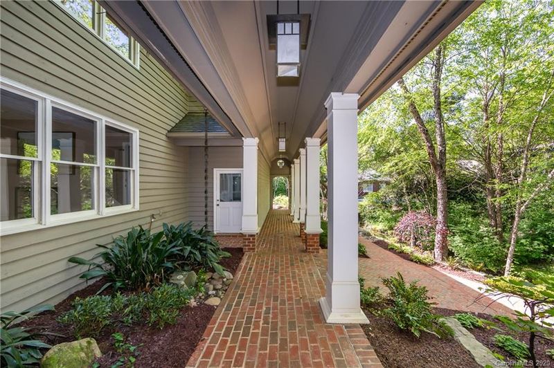 1407 Chadsford Pl, Charlotte, NC 28211
