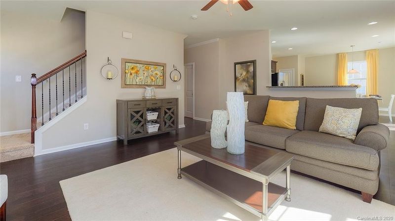 1131 Rock Haven Dr, Charlotte, NC 28216