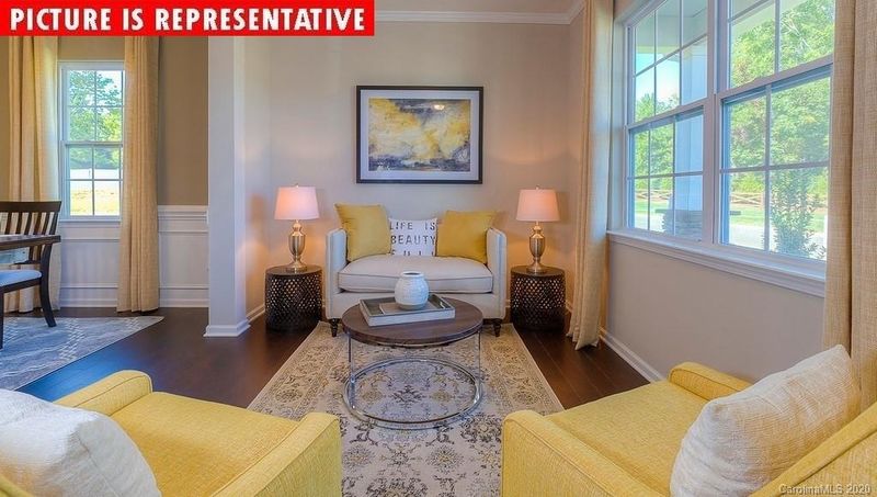 1131 Rock Haven Dr, Charlotte, NC 28216