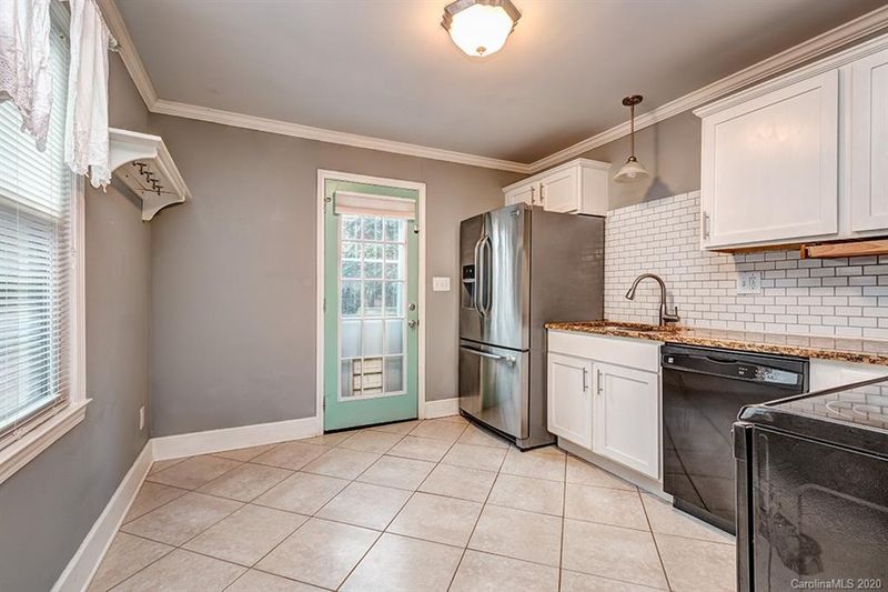 2332 Commonwealth Ave, Charlotte, NC 28205