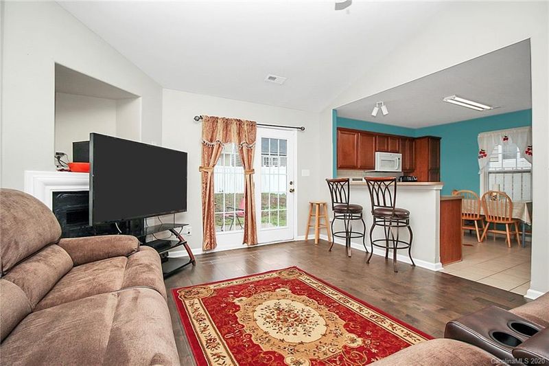 8016 Coffee Tree Ct, Charlotte, NC 28215