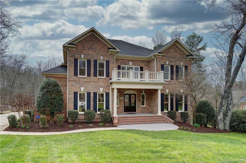18709 Maplecroft Lake Ln, Davidson, NC 28036