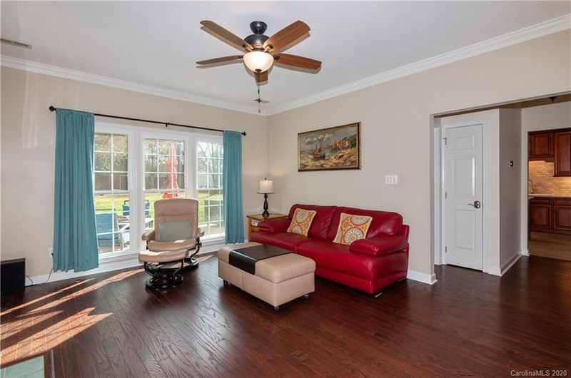 1631 Thornblade Ridge Dr, Matthews, NC 28105