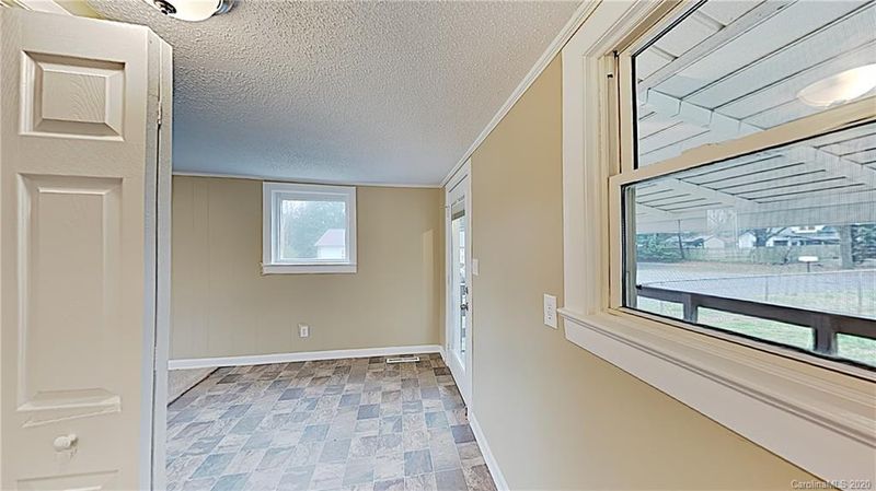 525 21st St, Newton, NC 28658