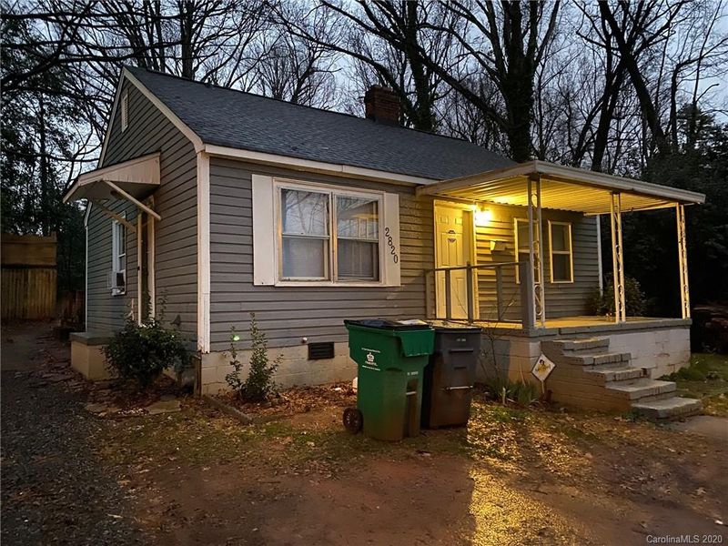 2820 Barringer Dr, Charlotte, NC 28208