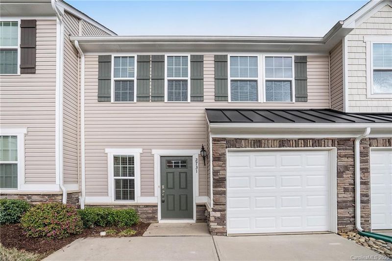 2731 Silverthorn Dr, Charlotte, NC 28273