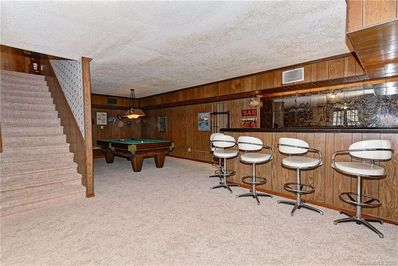 6518 Silver Fox Rd, Charlotte, NC 28270