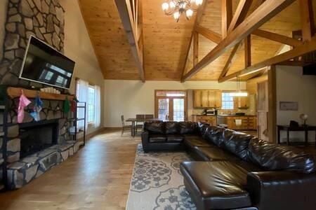5682 Huffman Farm Rd, Hickory, NC 28602
