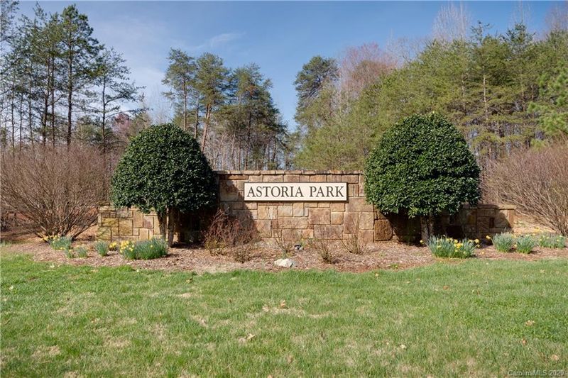 8474 Queens Ct, Catawba, NC 28609