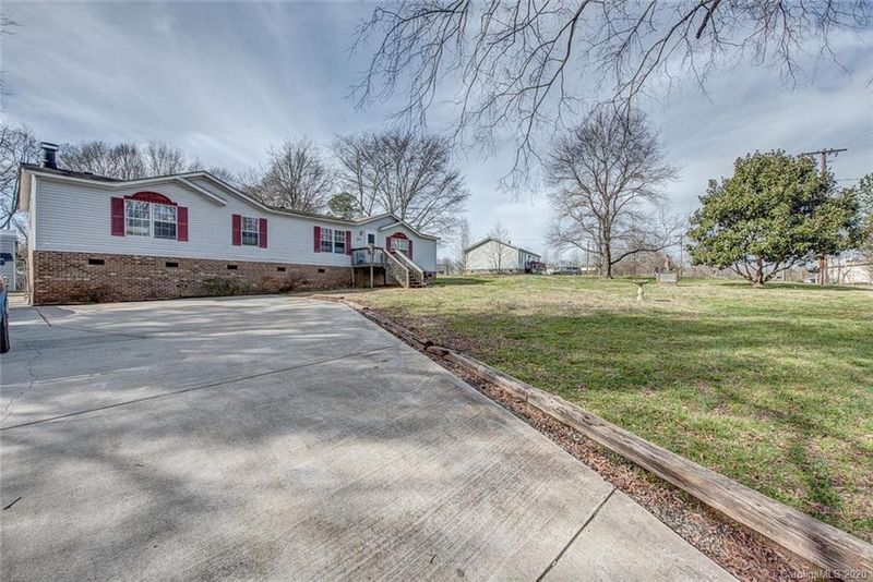 233 Gateway Farm Rd #25, Clover, SC 29710