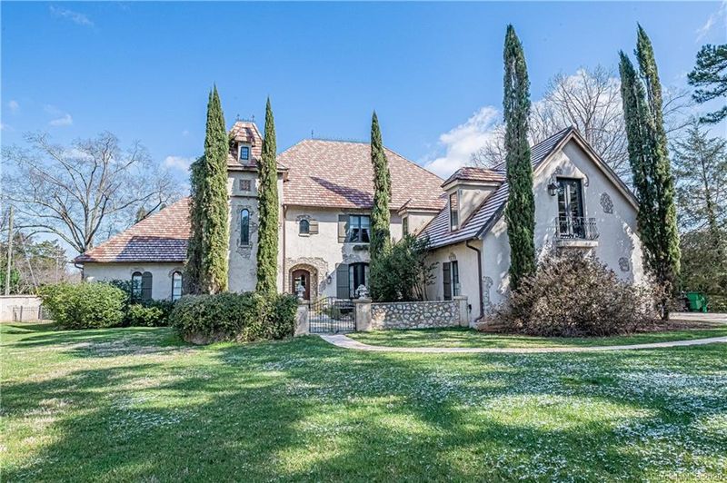 1975 Carmel Rd, Charlotte, NC 28226