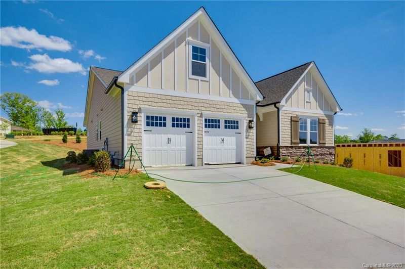 6001 Sandy Point Ln, Belmont, NC 28012