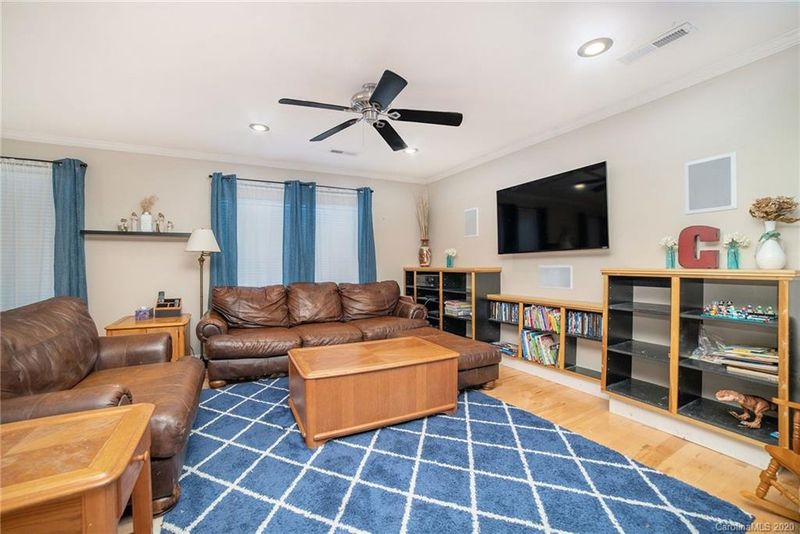 204 White St, Concord, NC 28027