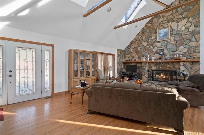 487 Orinda Woods Dr, Mcconnells, SC 29726